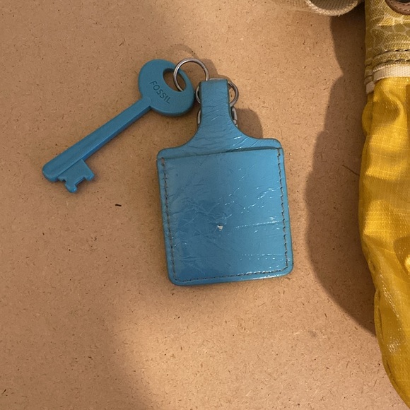 Fossil Key-Per Crossbody Bag. Yellow - Picture 9 of 10